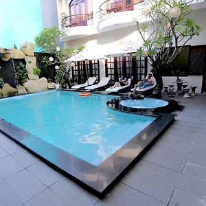 Gold Coast Hotel